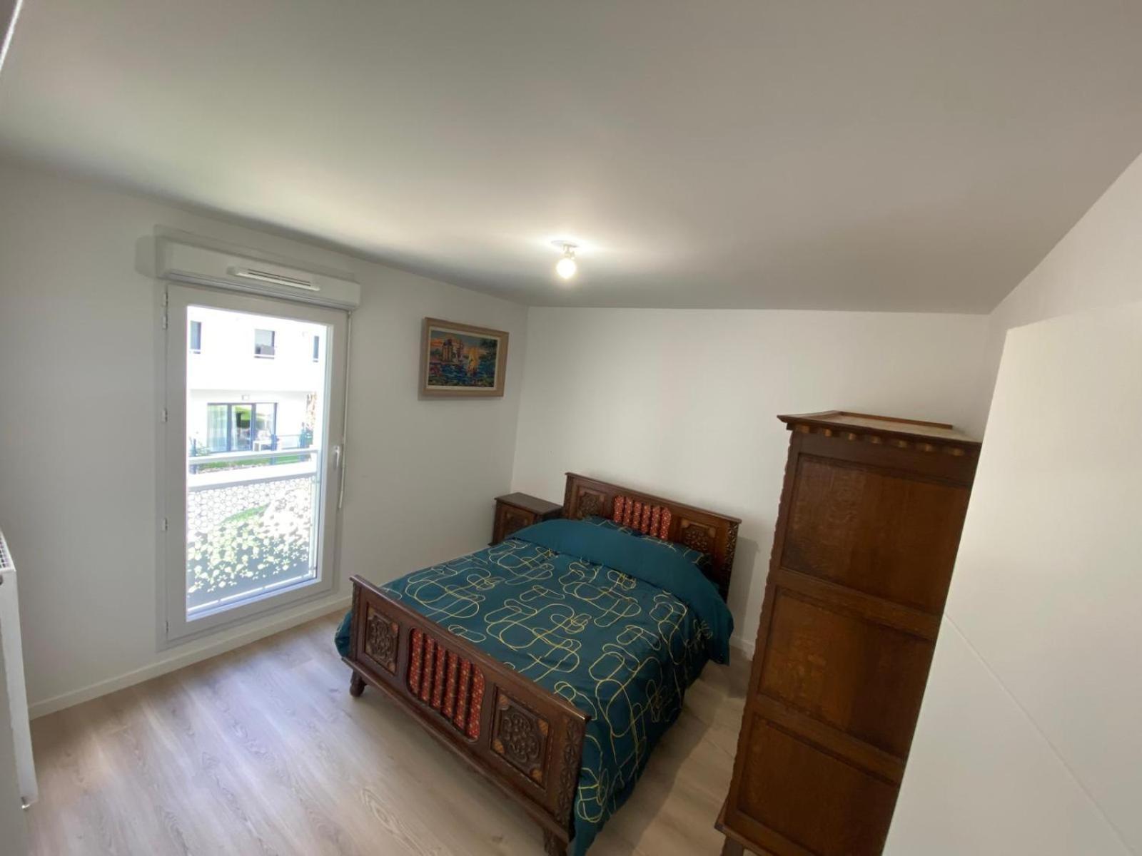 Joli Appartement F2 Bobigny Metro Proche Paris Buitenkant foto
